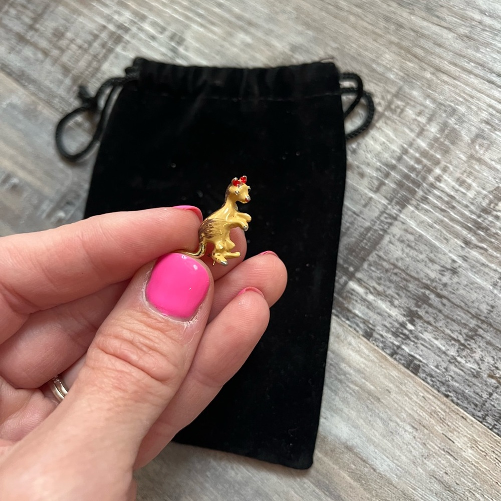 Gold kangaroo Brooch